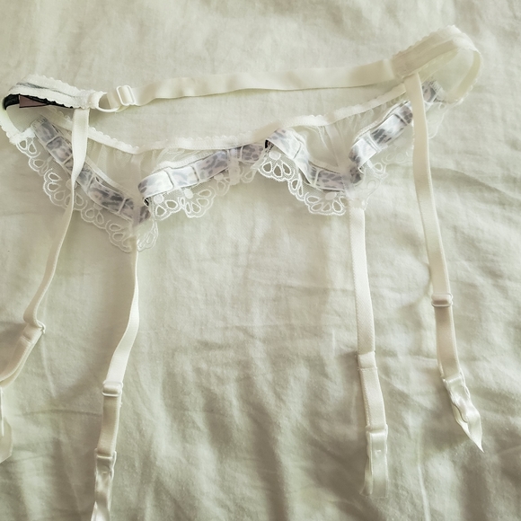 Victoria's Secret Garter Belt XS/S - Picture 2 of 5